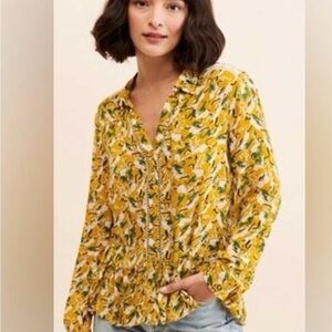 Maeve Anthropologie Janie Flounced Peasant Blouse in a yellow rabbit print